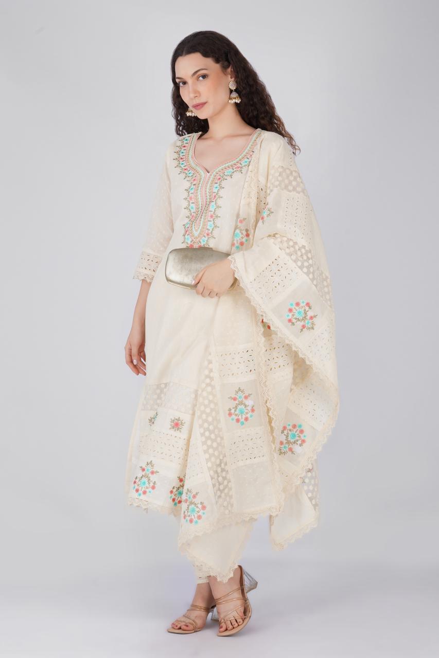 White Embrroidered Kurta Set